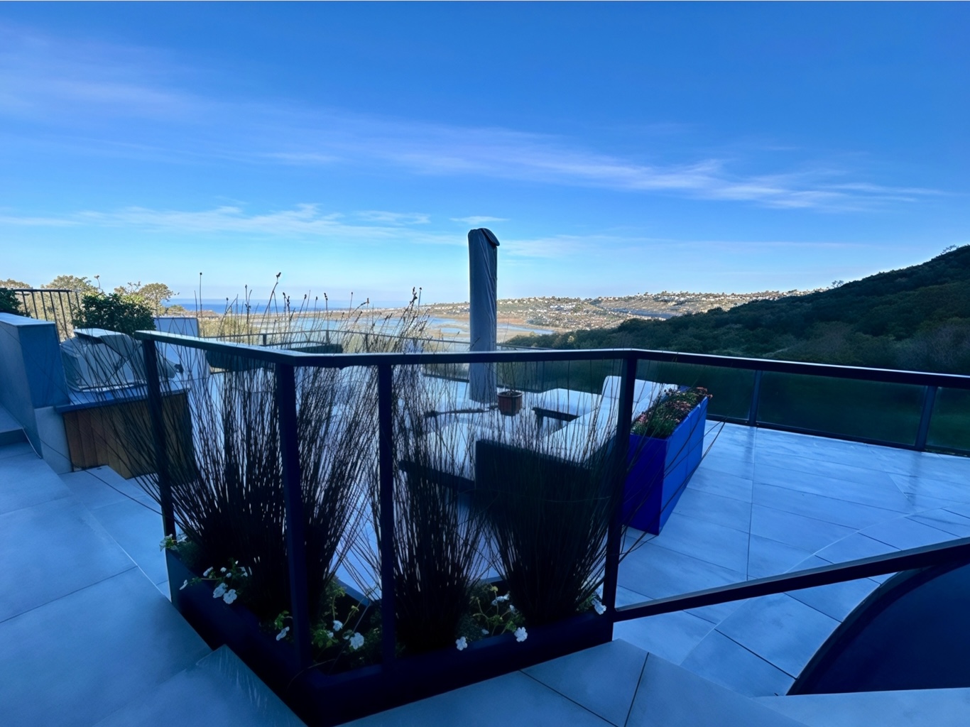 Custom Outdoor Space & Planter by Design Shift Custom Outdoor Space & Planter by Design Shift